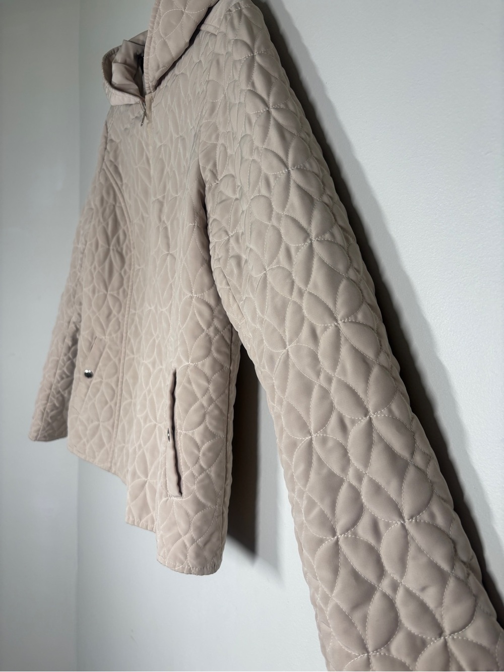 Esprit Light Cream Quilted Hooded Jacket - Picture 4 of 9